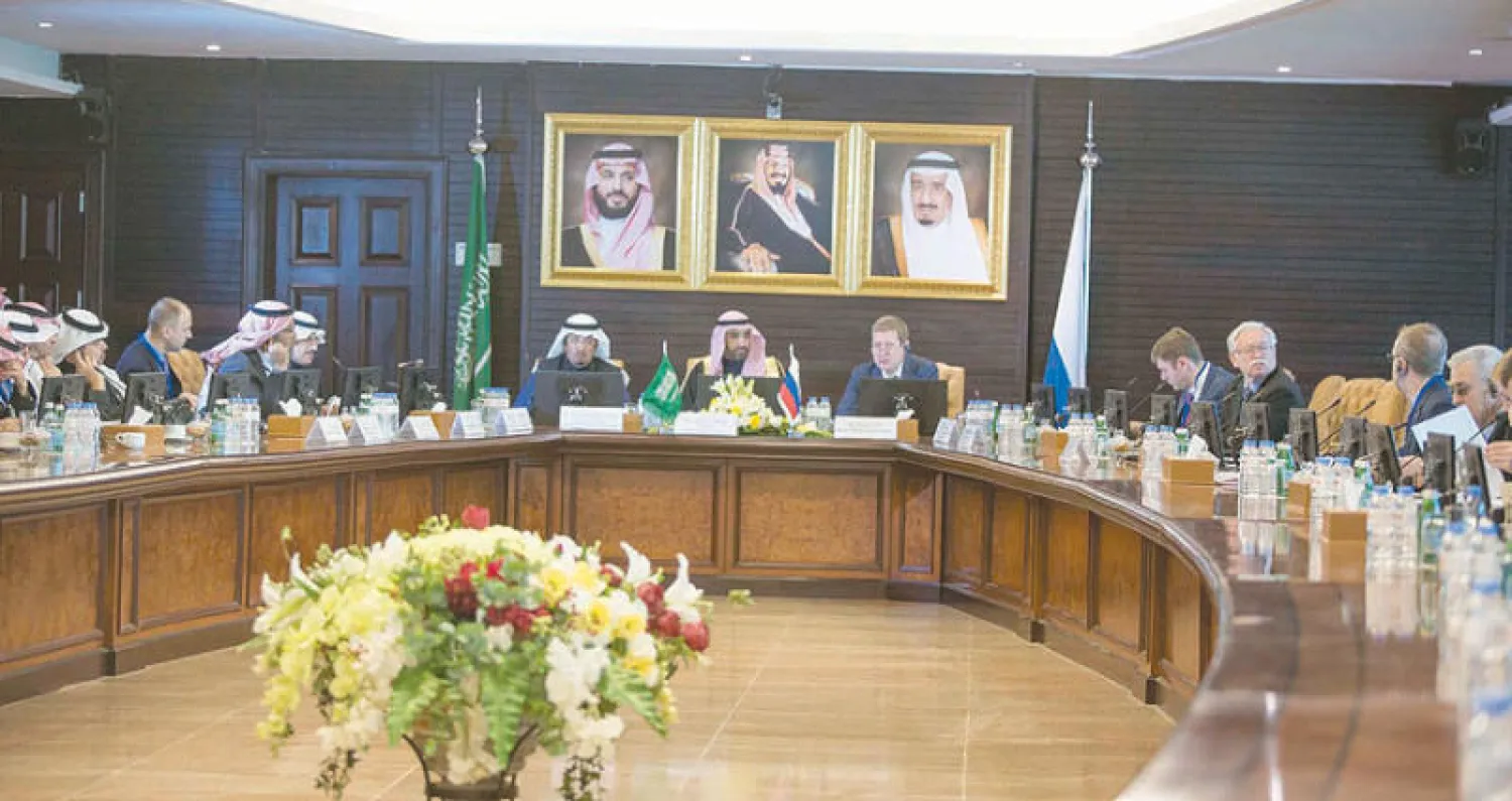 جانب من اجتماع البعثة الروسية مع قطاع الأعمال بمجلس الغرف في الرياض أمس (تصوير: سعد الدوسري)