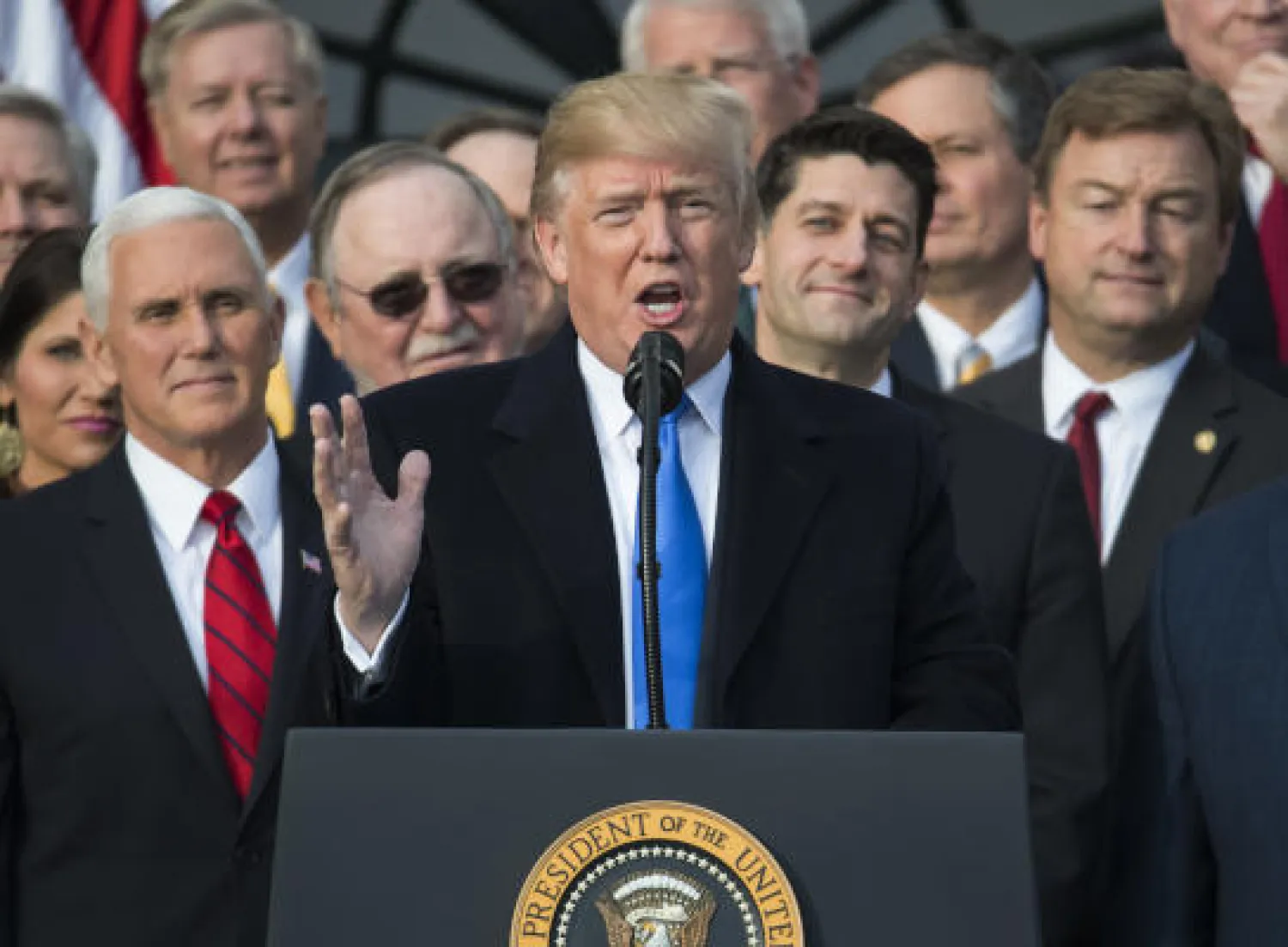 ترمب: دعوهم يصوتوا ضدنا سنوفر كثيرا ولا نعبأ بذلك. (ا.ب)