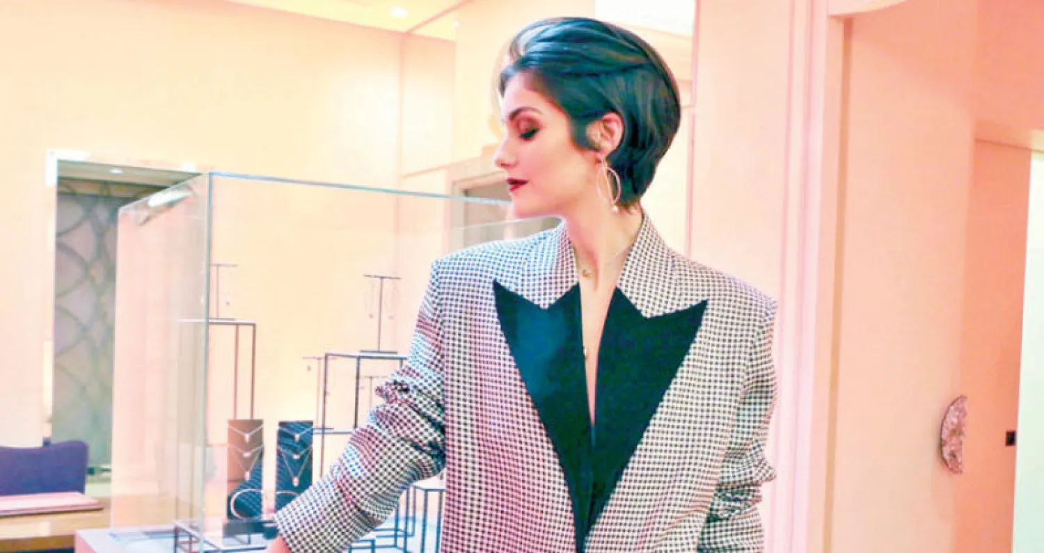 نور عريضة ومجوهرات من لو كافالييه