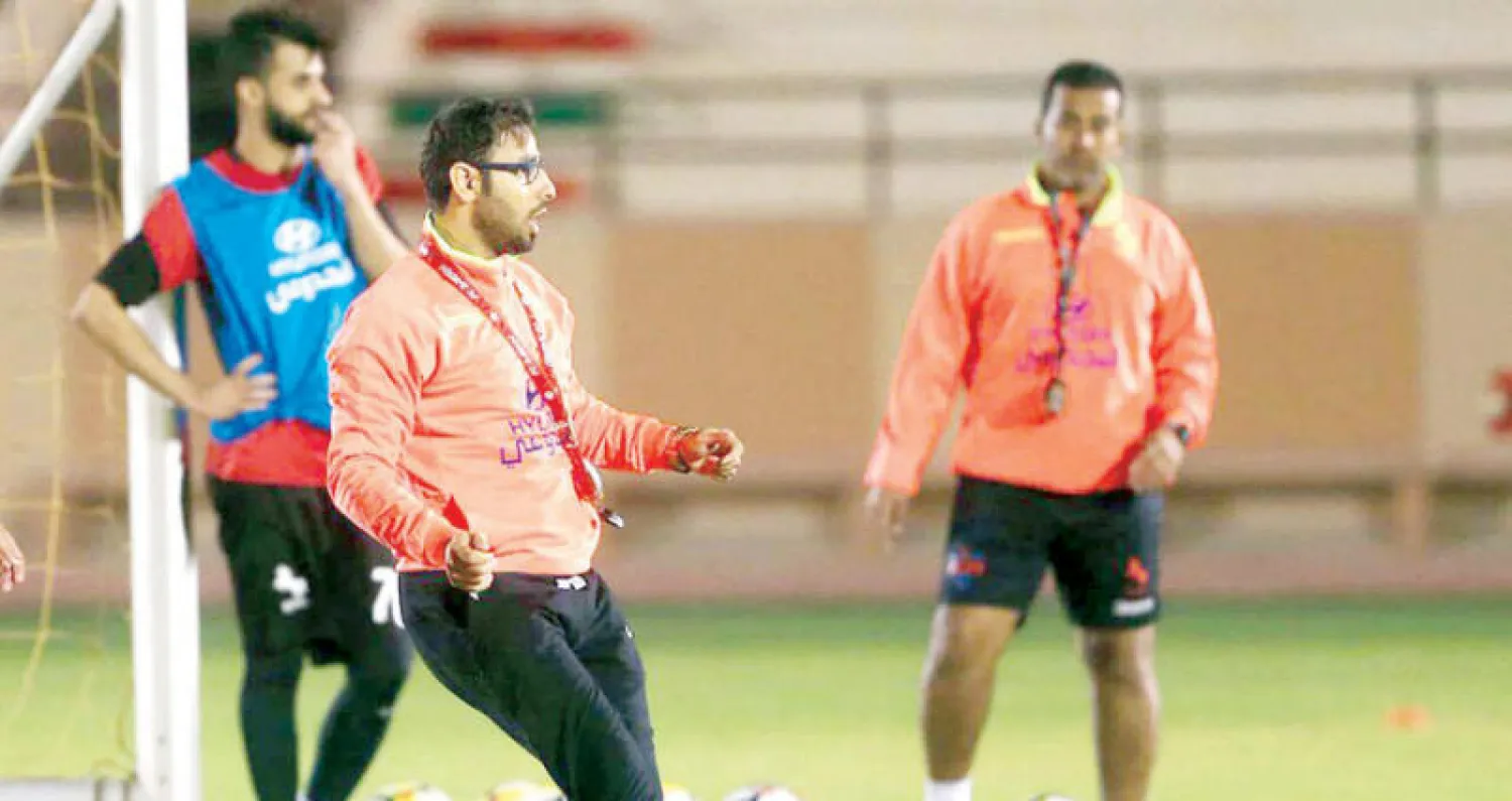 المدرب سعد الشهري خلال المران (المركز الإعلامي بنادي الاتفاق)