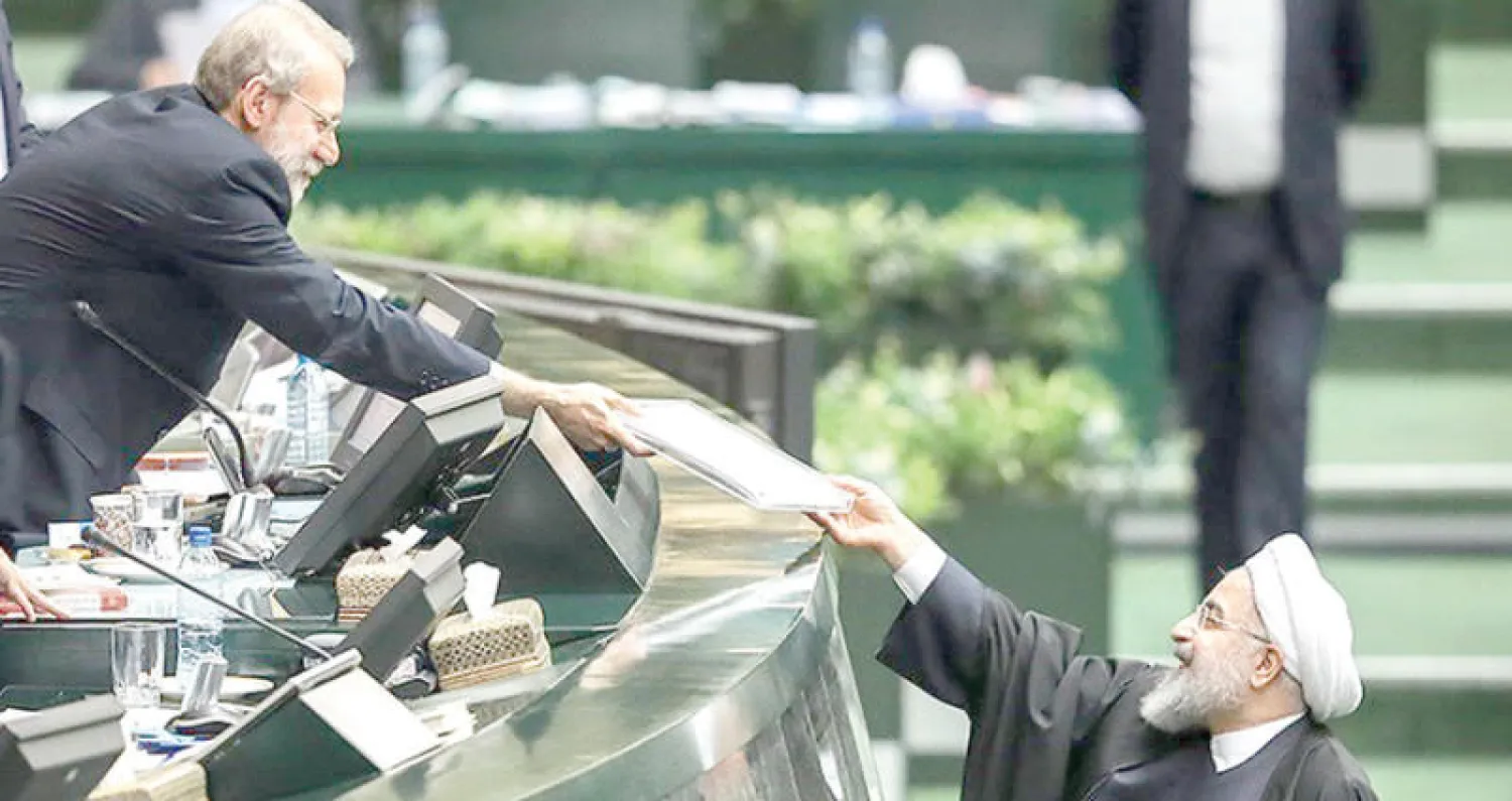 الخلاف يتعمق بين الرئيس الإيراني حسن روحاني وحلفائه الإصلاحيين بعد تقديمه الميزانية الأسبوع الماضي (تسنيم)