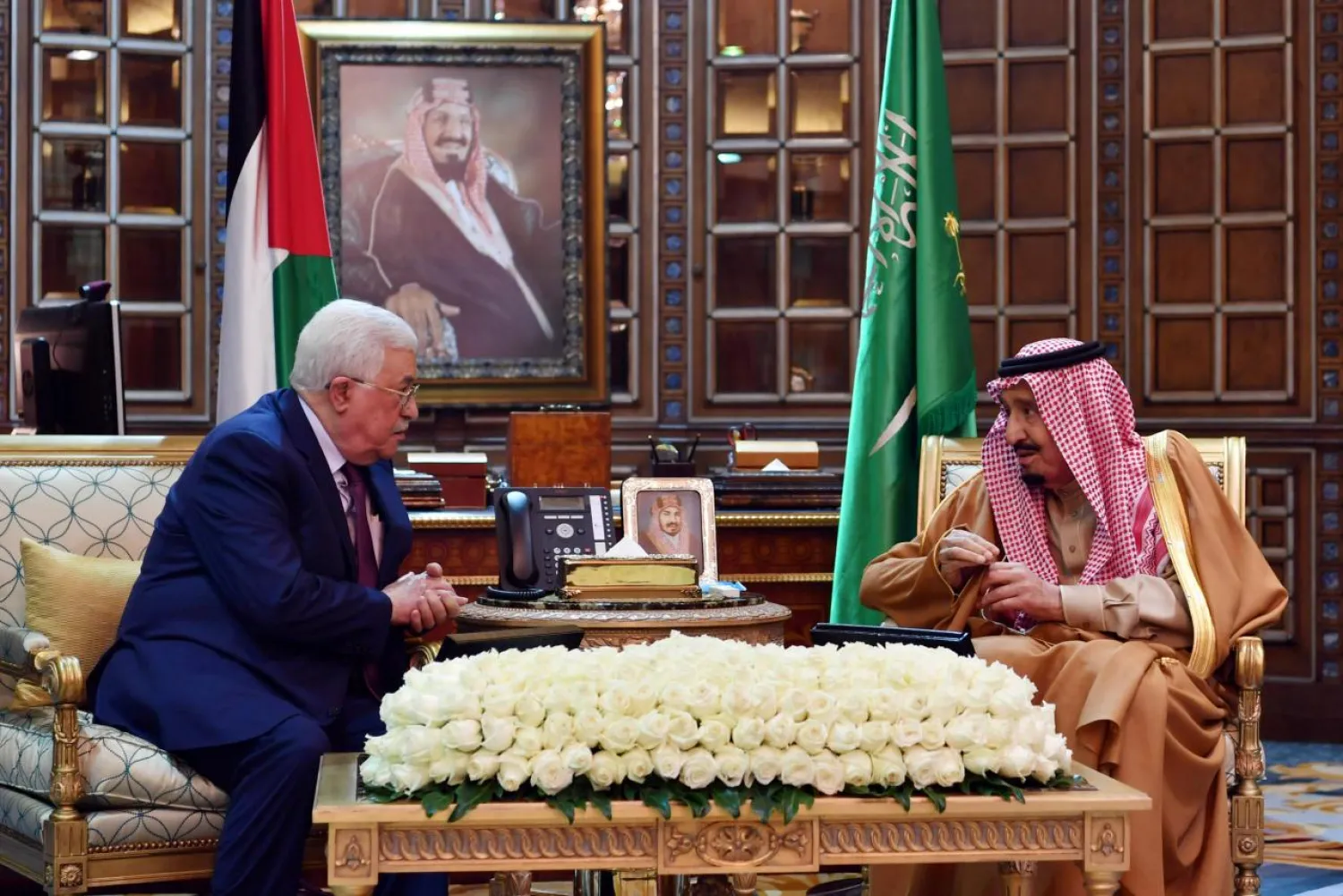 Saudi Arabia's King Salman bin Abdulaziz Al Saud meets with Palestinian President Mahmoud Abbas in Riyadh, Saudi Arabia December 20, 2017. Palestinian President Office (PPO)/Handout via REUTERS