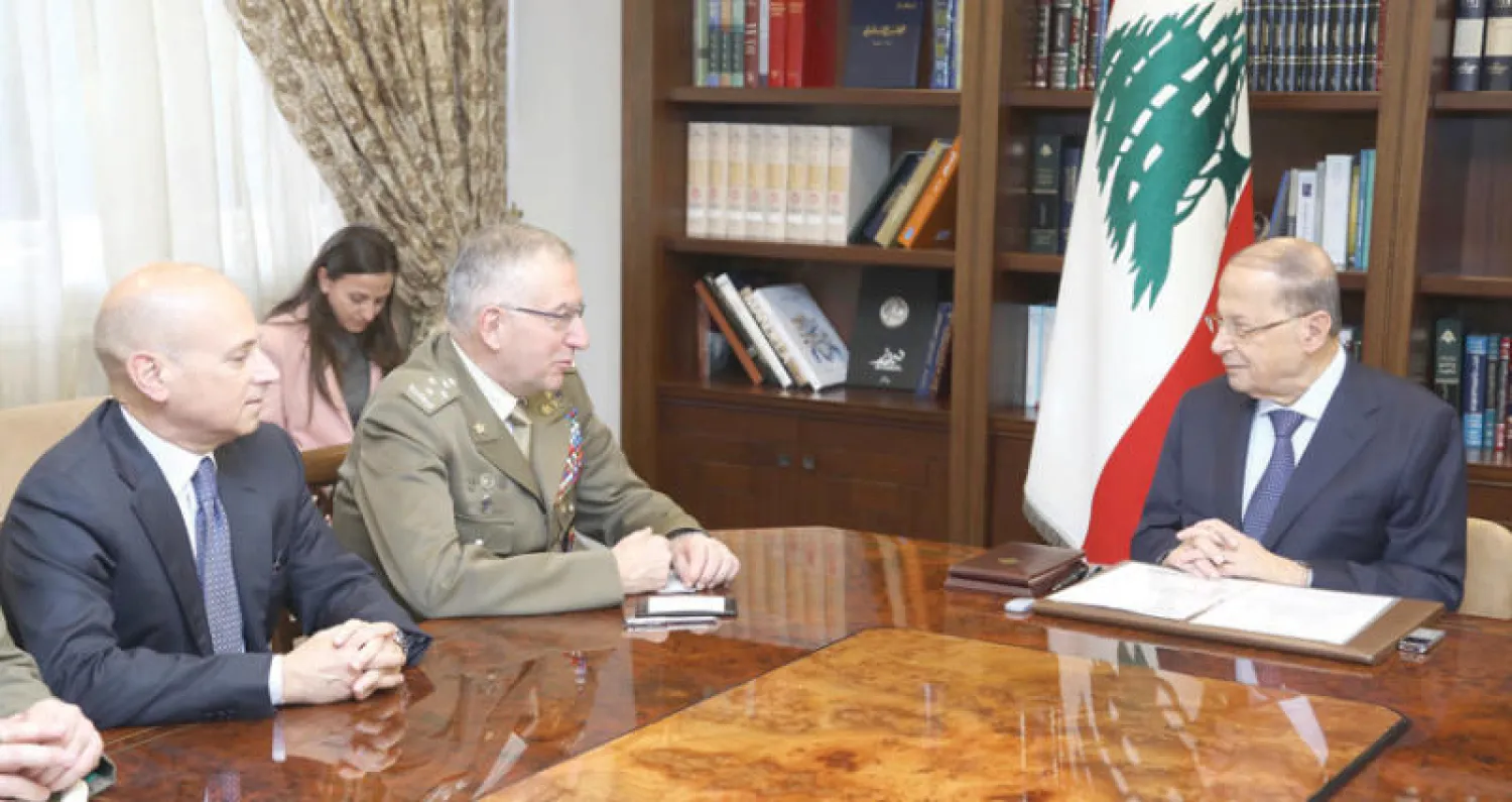 الرئيس عون لدى استقباله رئيس أركان الجيش الإيطالي في بيروت أمس (دالاتي ونهرا)