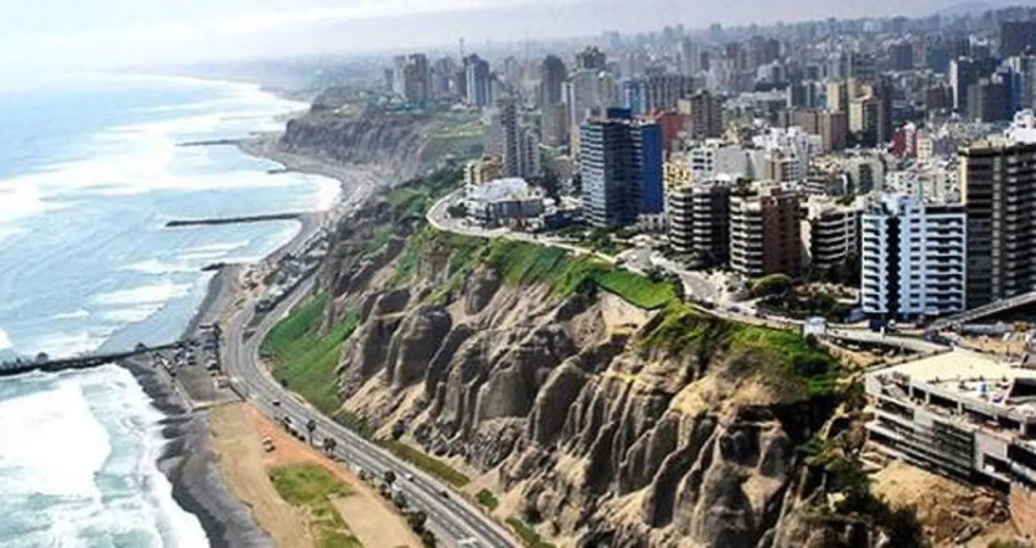 بيرو تطرد دبلوماسيين كوريين شماليين