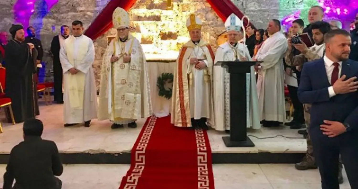 مسيحيون في كنيسة مار بولس للكلدان في الموصل