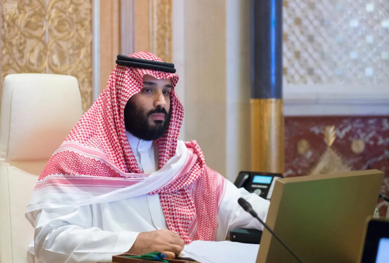 Saudi Crown Prince Mohammed bin Salman presides over a meeting of the Council of Economic and Development Affairs in Riyadh, Saudi Arabia November 7, 2017. Reuters