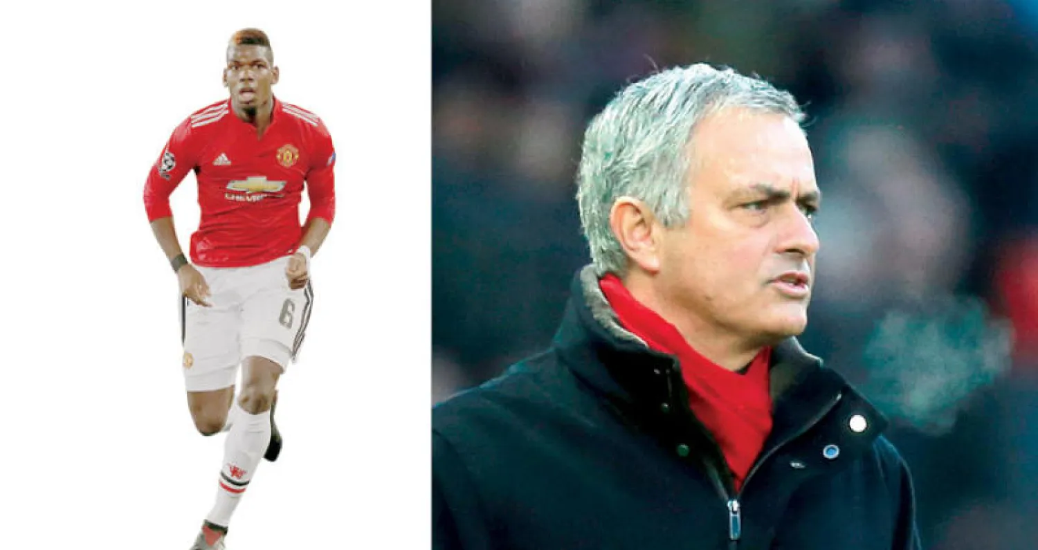 مظاهر الغضب على وجه مورينيو من نتائج فريق يونايتد (أ.ف.ب)  -  نقل شارة القائد إلى بوغبا يوحي بعدم رضا عن قدامى يونايتد (رويترز)