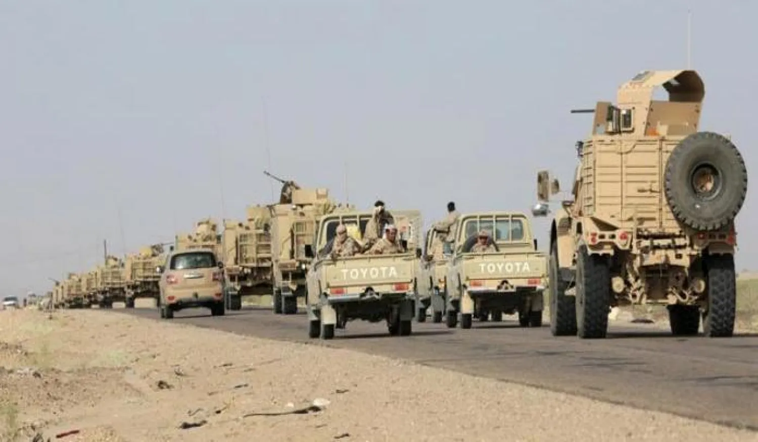 قوات الجيش والمقاومة تمكنت من تحرير الجبل وسط فرار للميليشيات الانقلابية (رويترز)