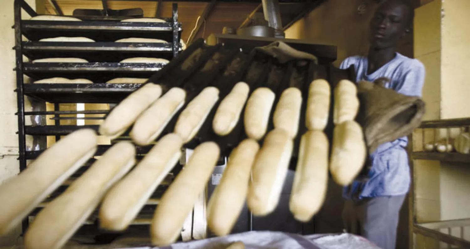 تضاعف سعر الخبز في السودان منذ أن ألغت الحكومة الدعم هذا الأسبوع (أ.ف.ب)