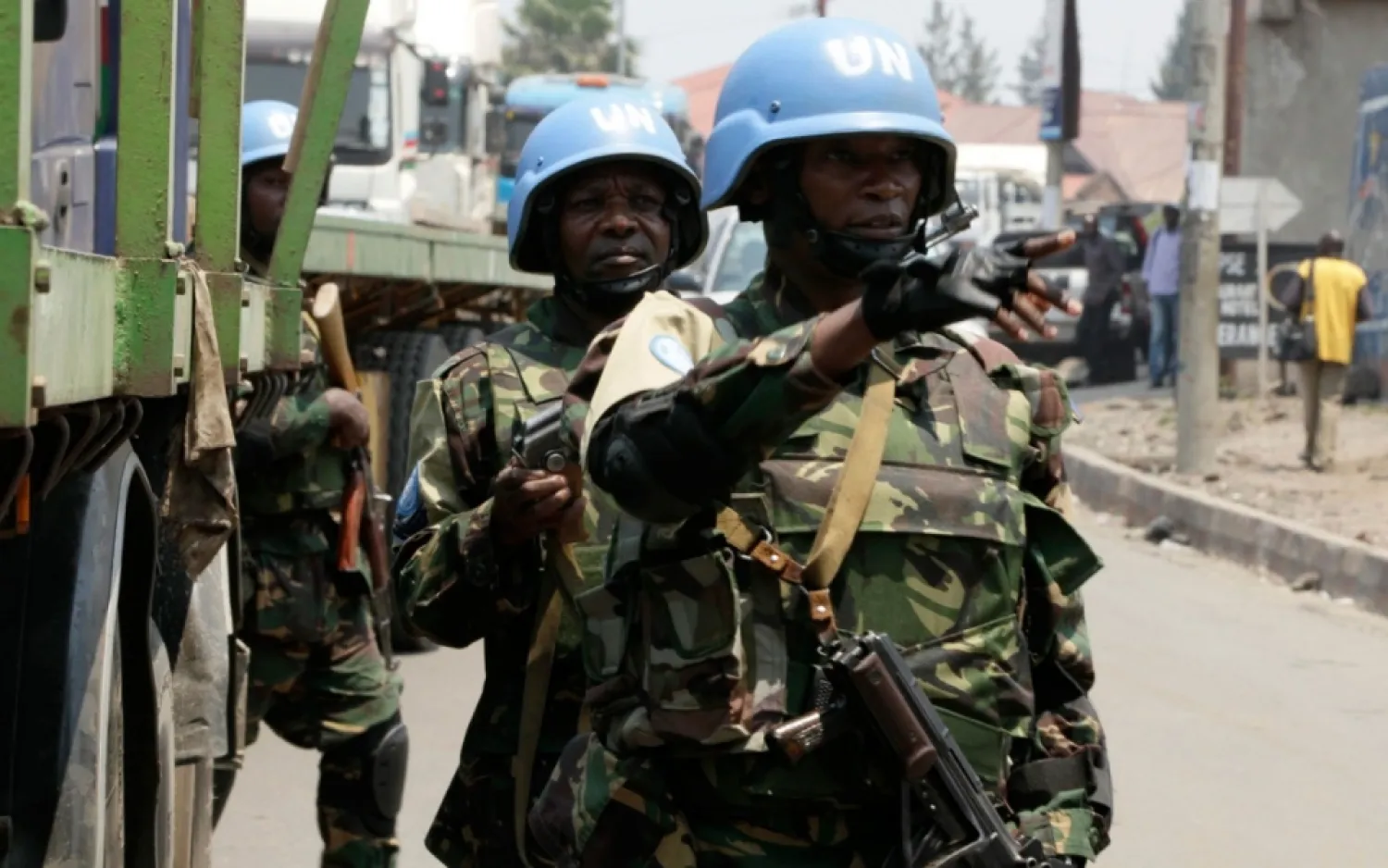 UN peacekeepers from Tanzania patrol near the border crossing point between Rwanda and the Democratic Republic of Congo in Goma, August 29, 2013Thomas Mukoya/Reuters