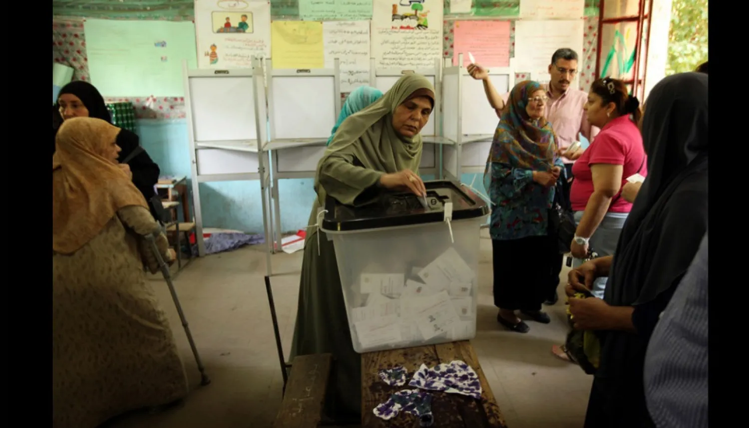 An Egyptian woman casts her vote in Egypt’s presidential elections. (AFP)