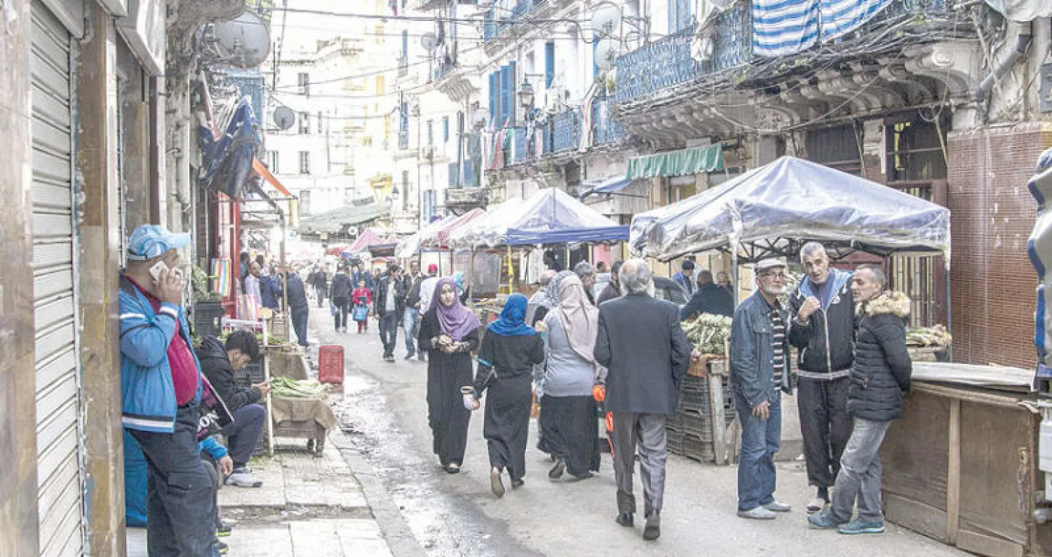 الحكومة تعهدت مواصلة اتخاذ الإجراءات اللازمة لمواجهة الأزمة المالية