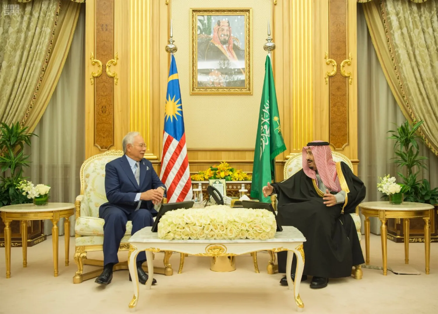The Custodian of the Two Holy Mosques receives Malaysian Prime Minister 