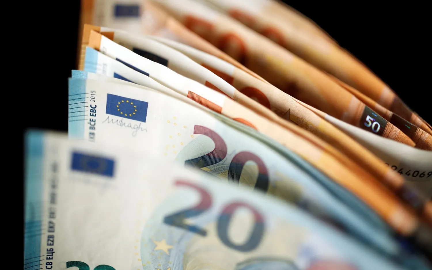 Euros. Source: (Benoit Tessier/Illustration/Reuters)