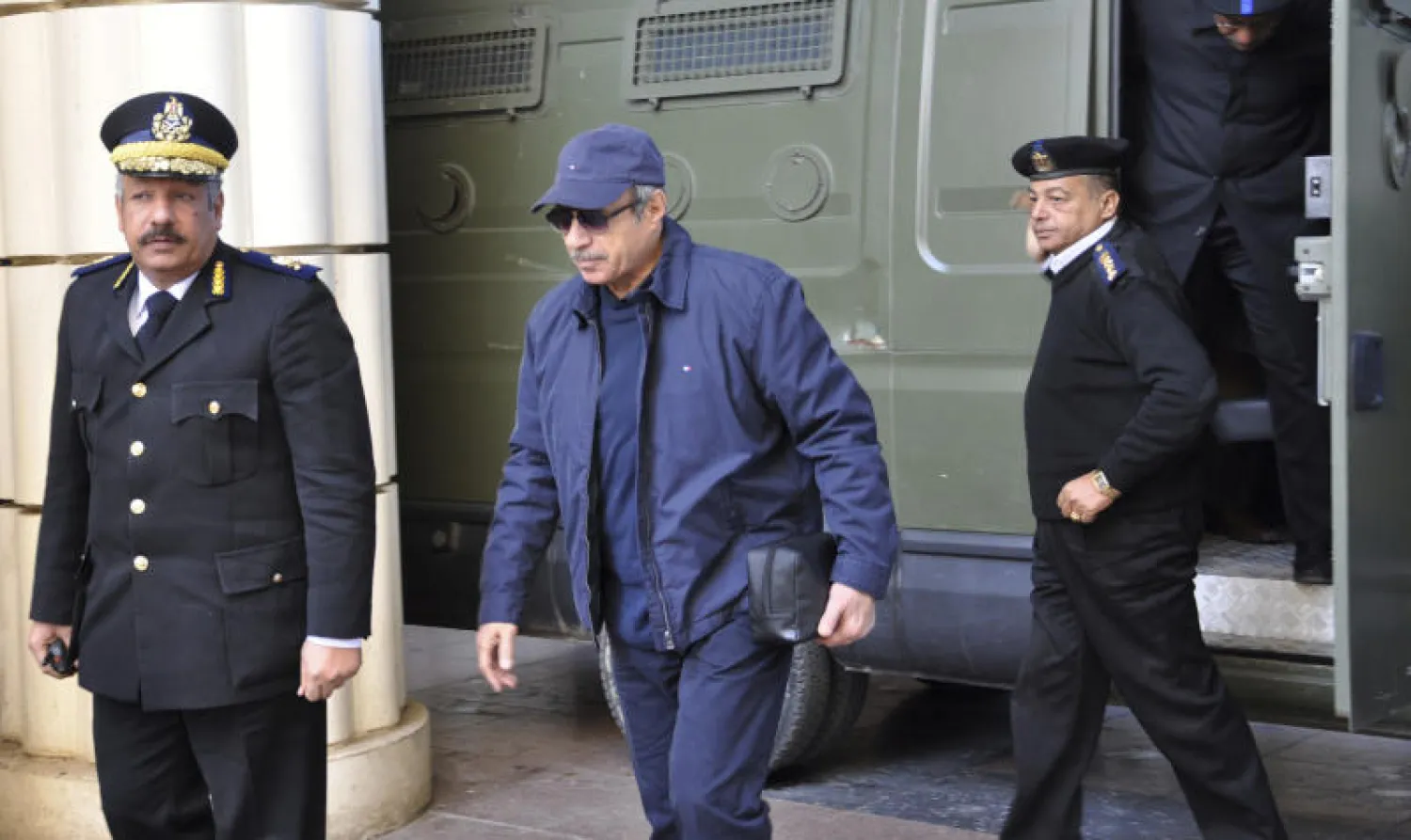 وزير الداخلية المصري الأسبق حبيب العادلي في محاكمة سابقة (أ.ب)