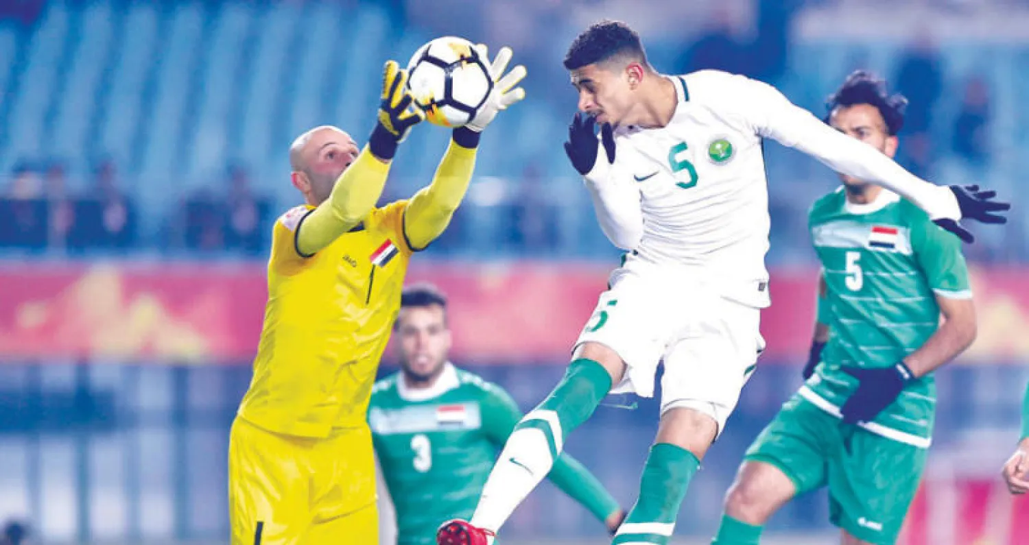 من مباراة الأخضر الأولمبي والعراق أمس («الشرق الأوسط»)