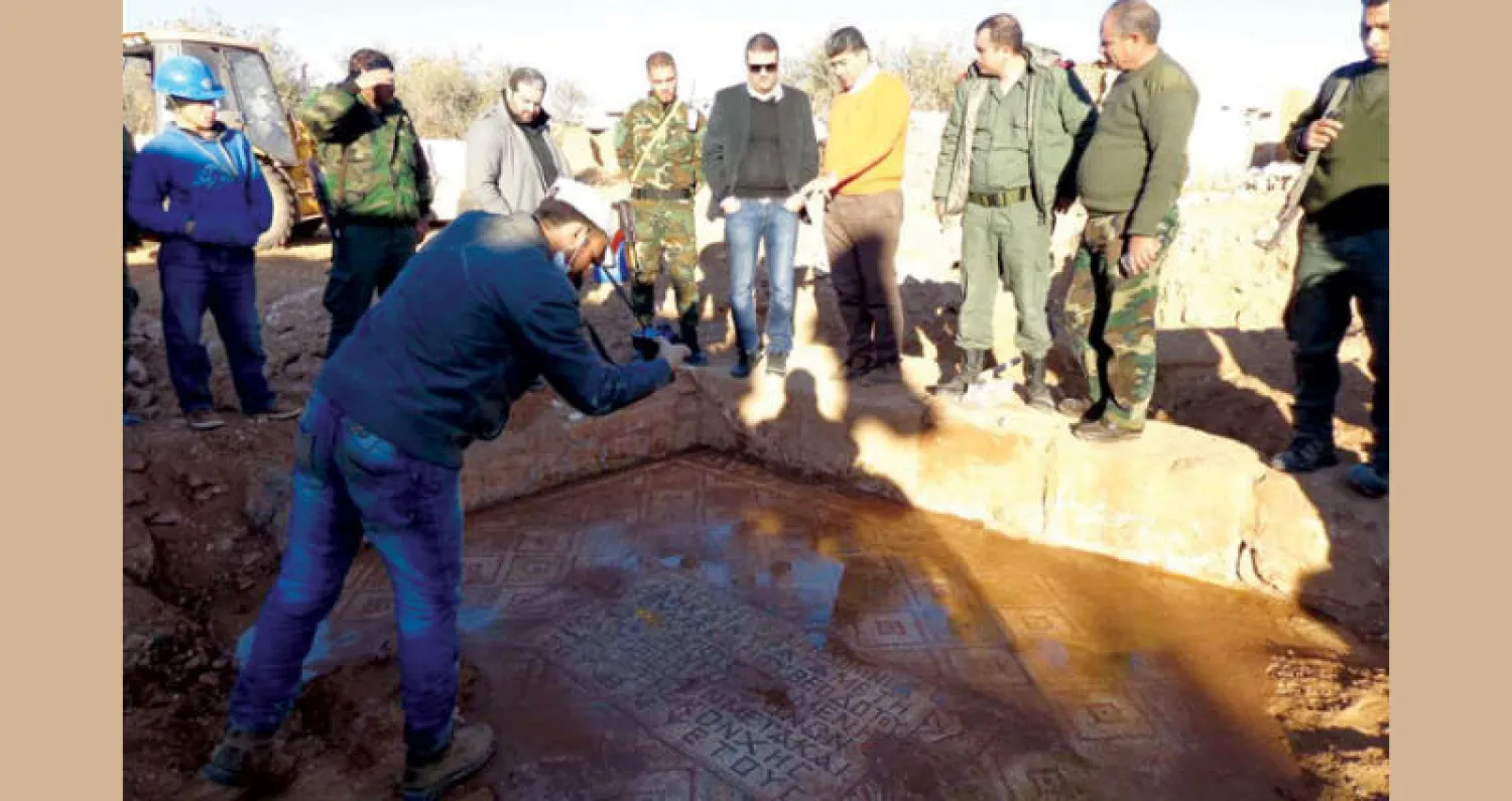 عملية التنقيب عن آثار كنيسة ولوحات فسيفساء