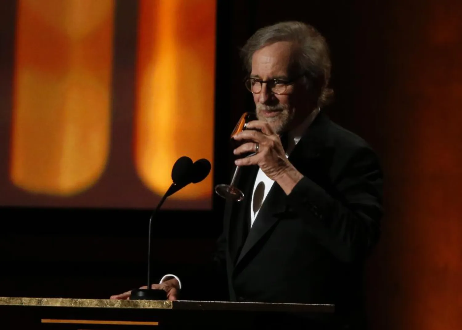 FILE PHOTO: 9TH Governors Awards – Show – Los Angeles, California, US, 11/11/2017 - Director Steven Spielberg pauses while speaking on stage. REUTERS/Mario Anzuon
