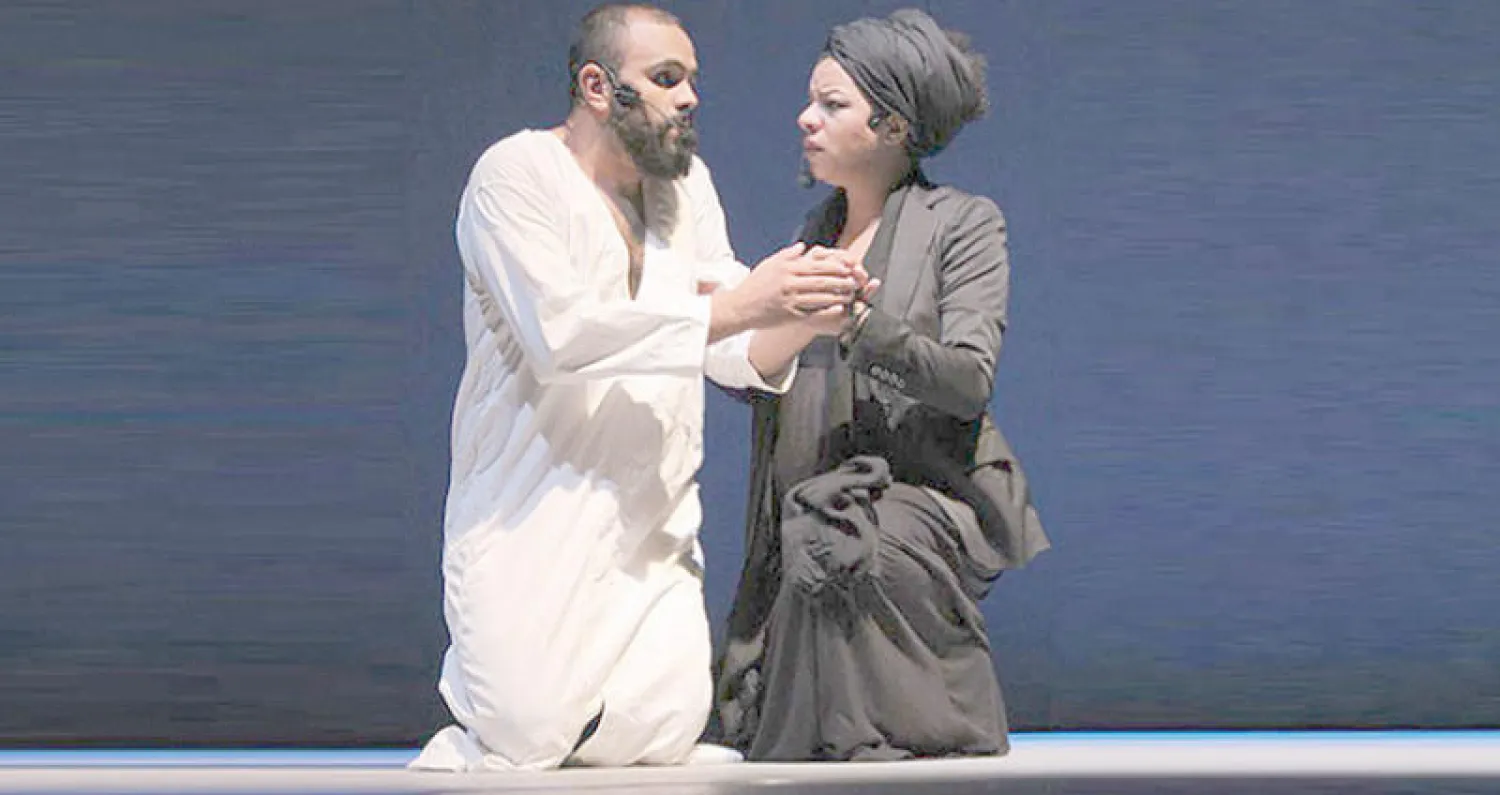 مشهد من مسرحية صولو