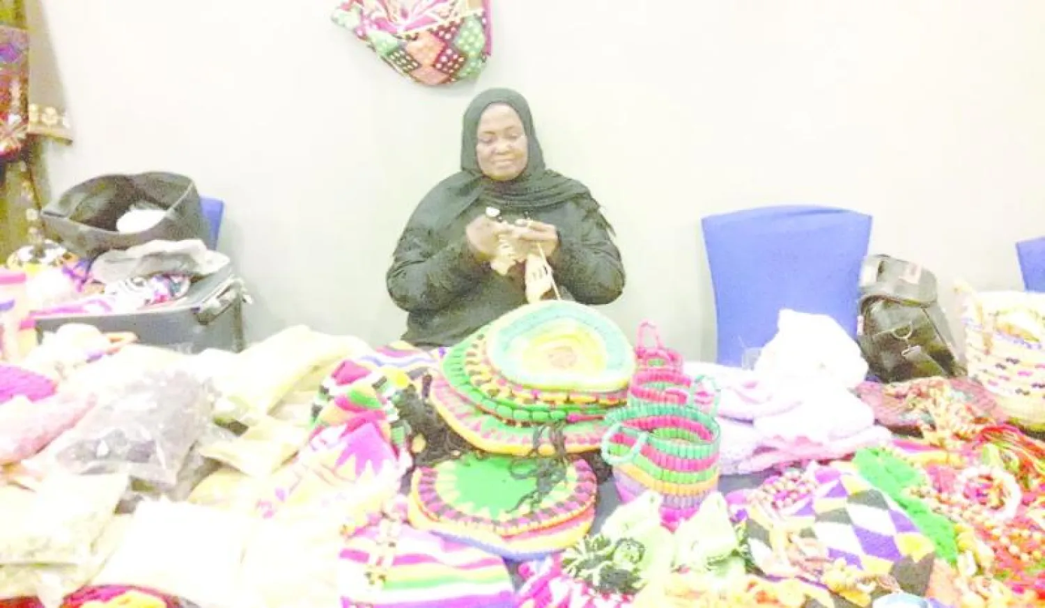 مشاركة مصرية تعرض المنتجات اليدوية في المعرض 