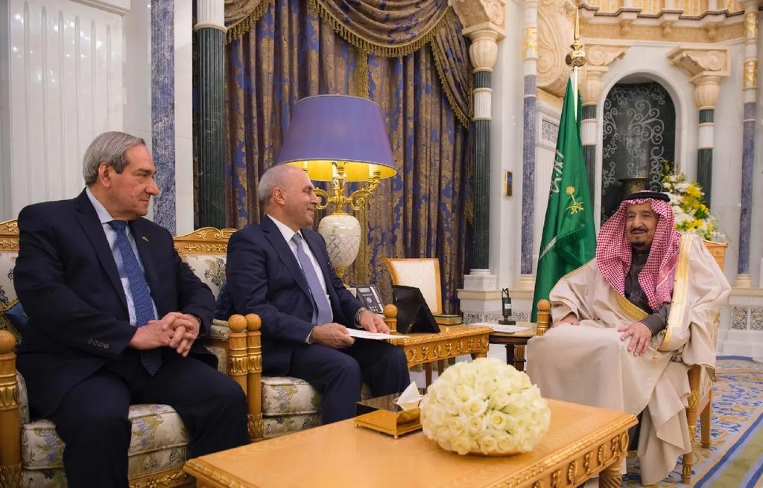 The Custodian of the Two Holy Mosques receives Iraq’s Acting Minister of Planning and Commerce. SPA photo