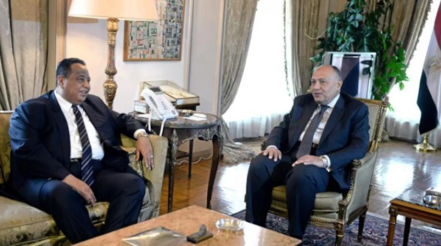 وزيرا خارجية مصر والسودان خلال لقاء سابق بالقاهرة (رويترز)