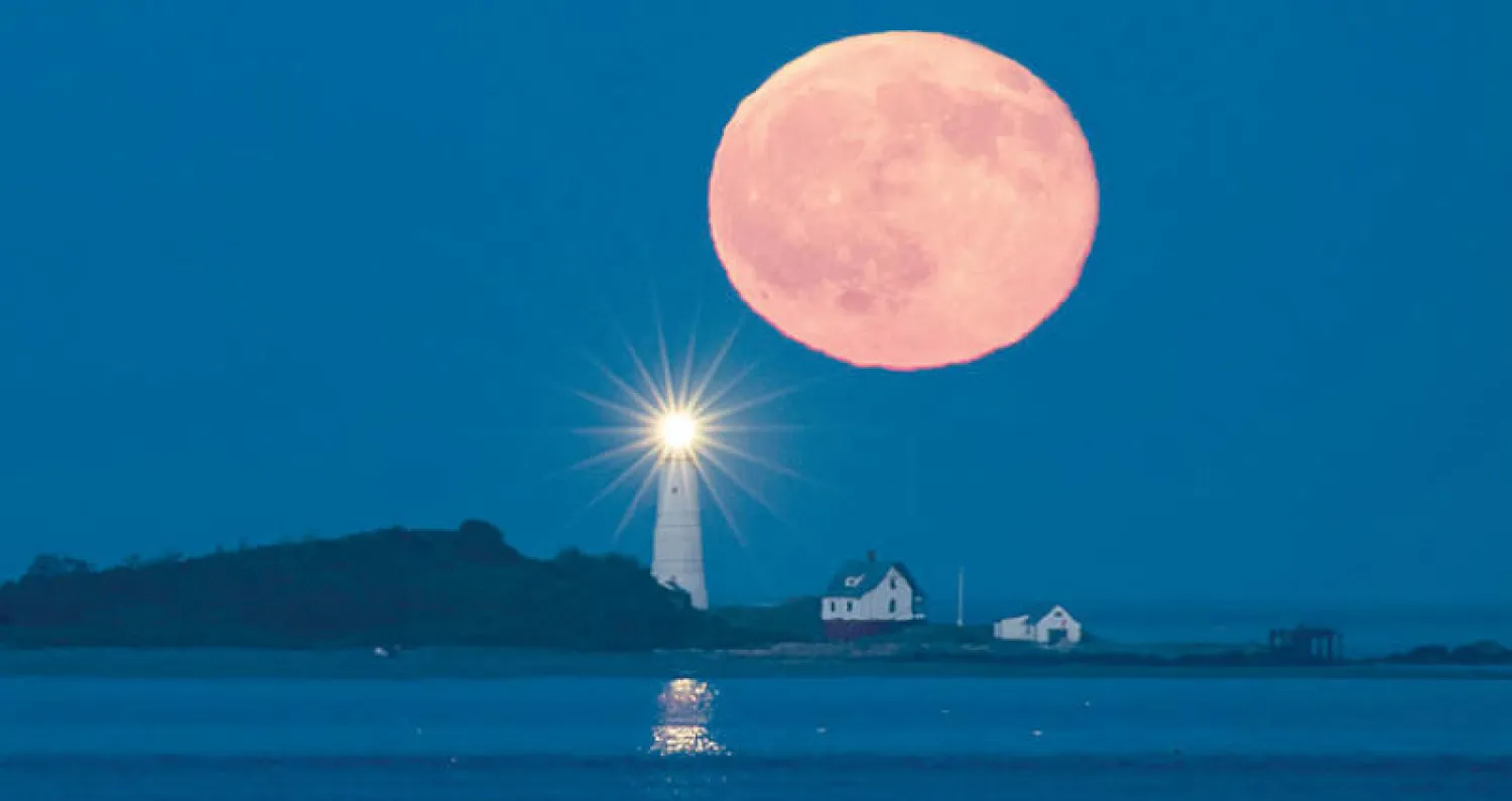 ظاهرة فلكية نادرة... قمر أزرق عملاق يتزامن مع خسوف كلي