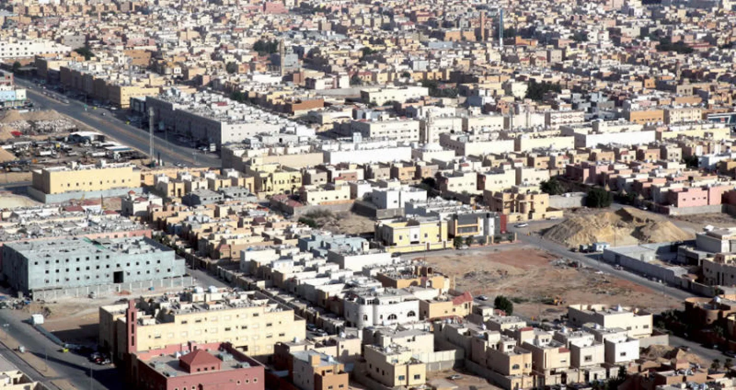 حققت السوق العقارية ارتفاعاً في قيمة صفقاتها الأسبوعية بنسبة 29.7 في المائة، مقارنة بانخفاضها خلال الأسبوع الأسبق بنسبة 28.8 في المائة (تصوير: خالد الخميس)