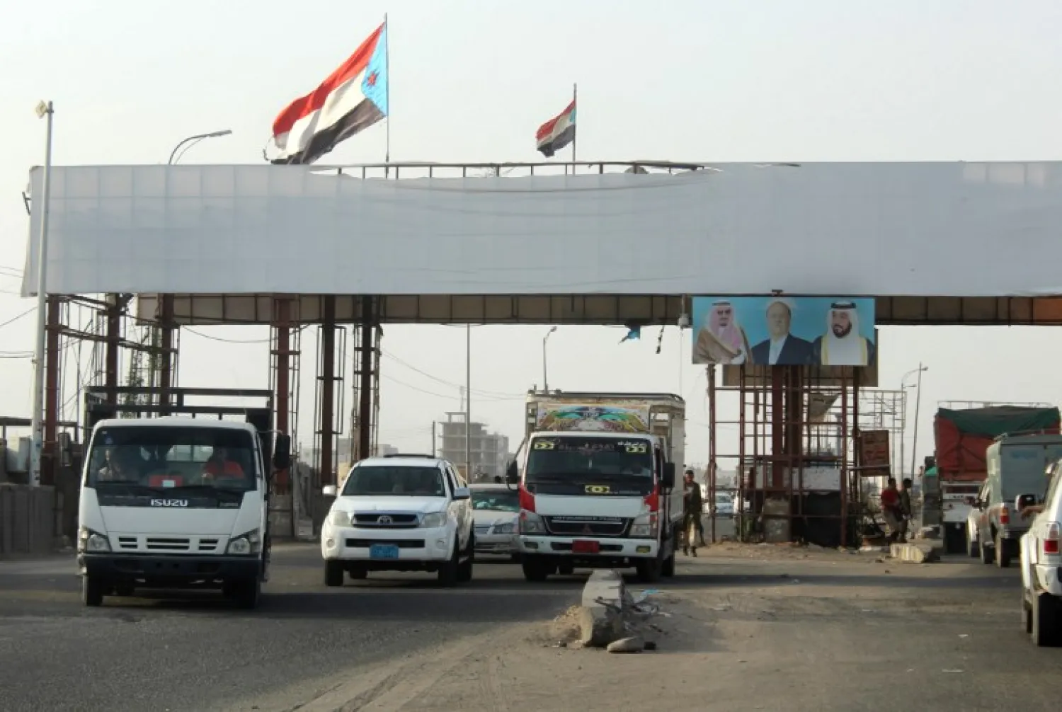 A general view shows a checkpoint in the north of Aden on January 31, 2018. SALEH AL-OBEIDI / AFP
