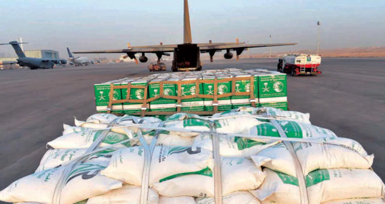 جانب من المساعدات التي وصلت عبر الجسر الجوي الإغاثي إلى مأرب (مركز الملك سلمان للإغاثة)