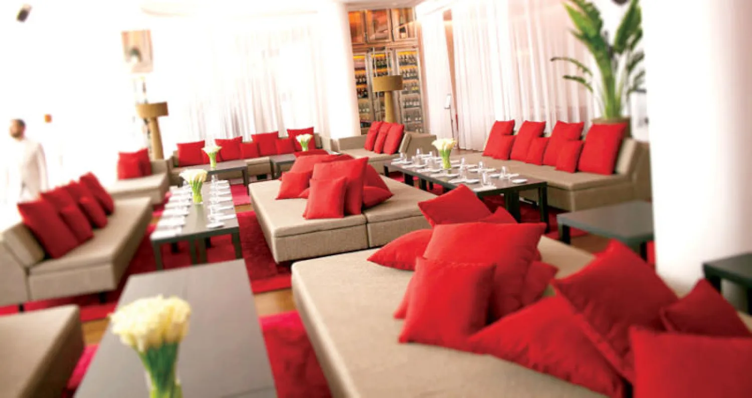 مطعم «لا كانتين دو فوبور» بديكوره الجميل