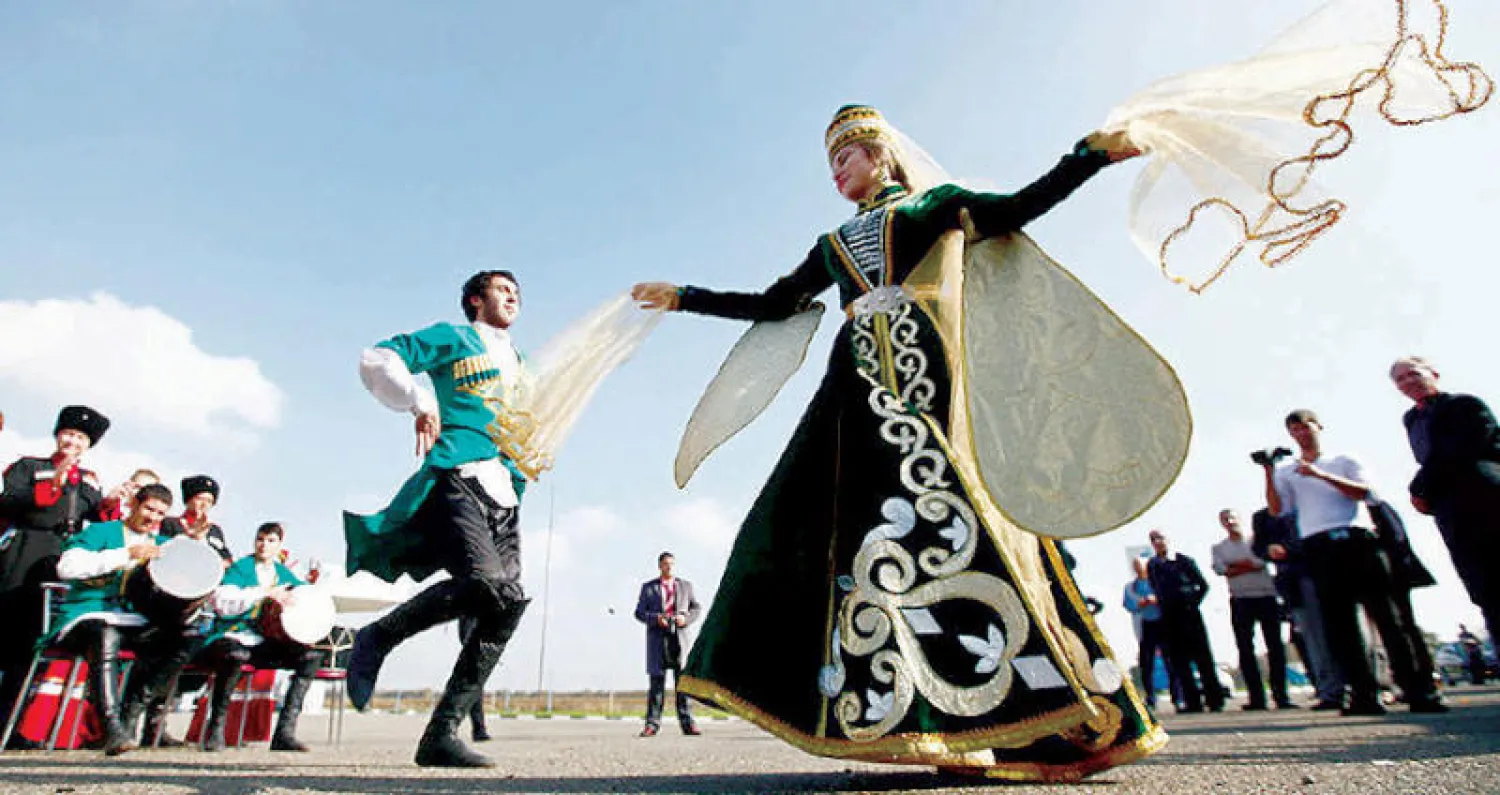 الرقص بالزي الشعبي الداغستاني - الرقص الشعبي الشركسي