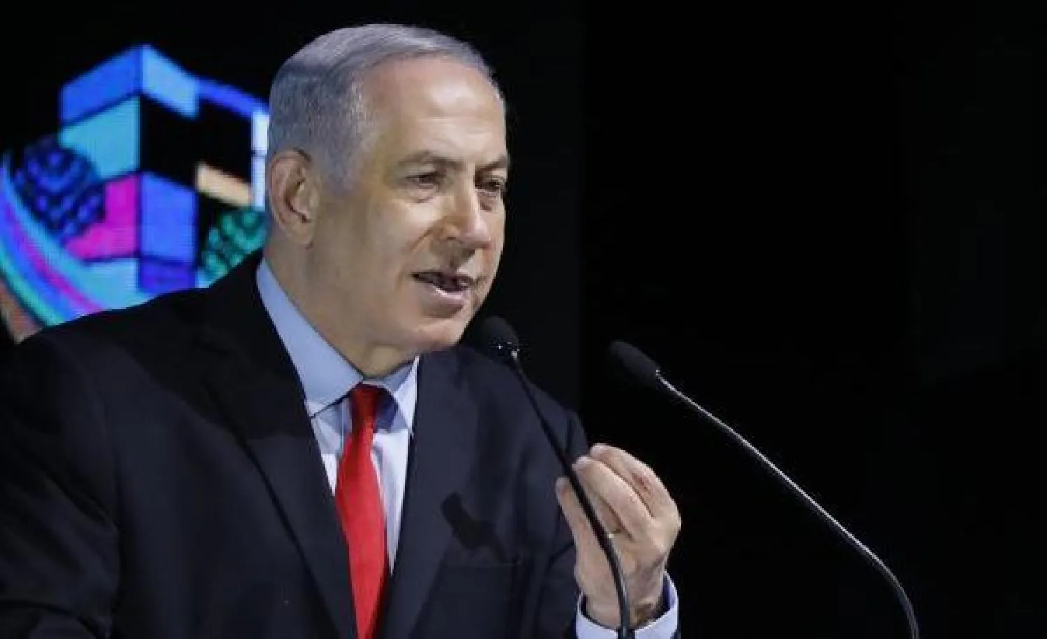 رئيس الوزراء الإسرائيلي بنيامين نتانياهو أثناء حضوره مؤتمرا عالميا في تل أبيب (أ.ف.ب)
