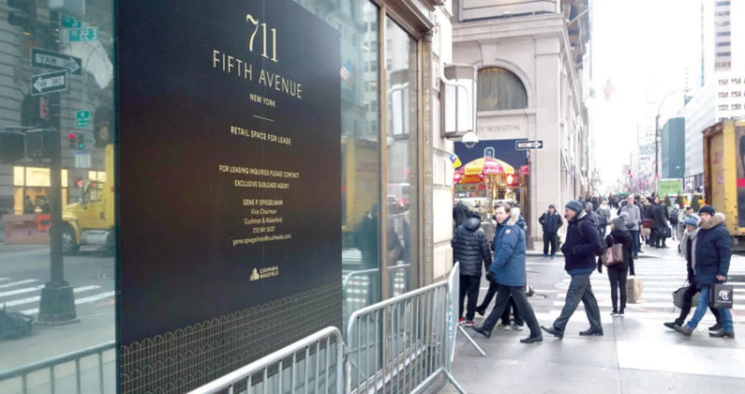 المتاجر الخالية المعروضة للإيجار صارت أمراً معتاداً في مانهاتن (أ.ف.ب)