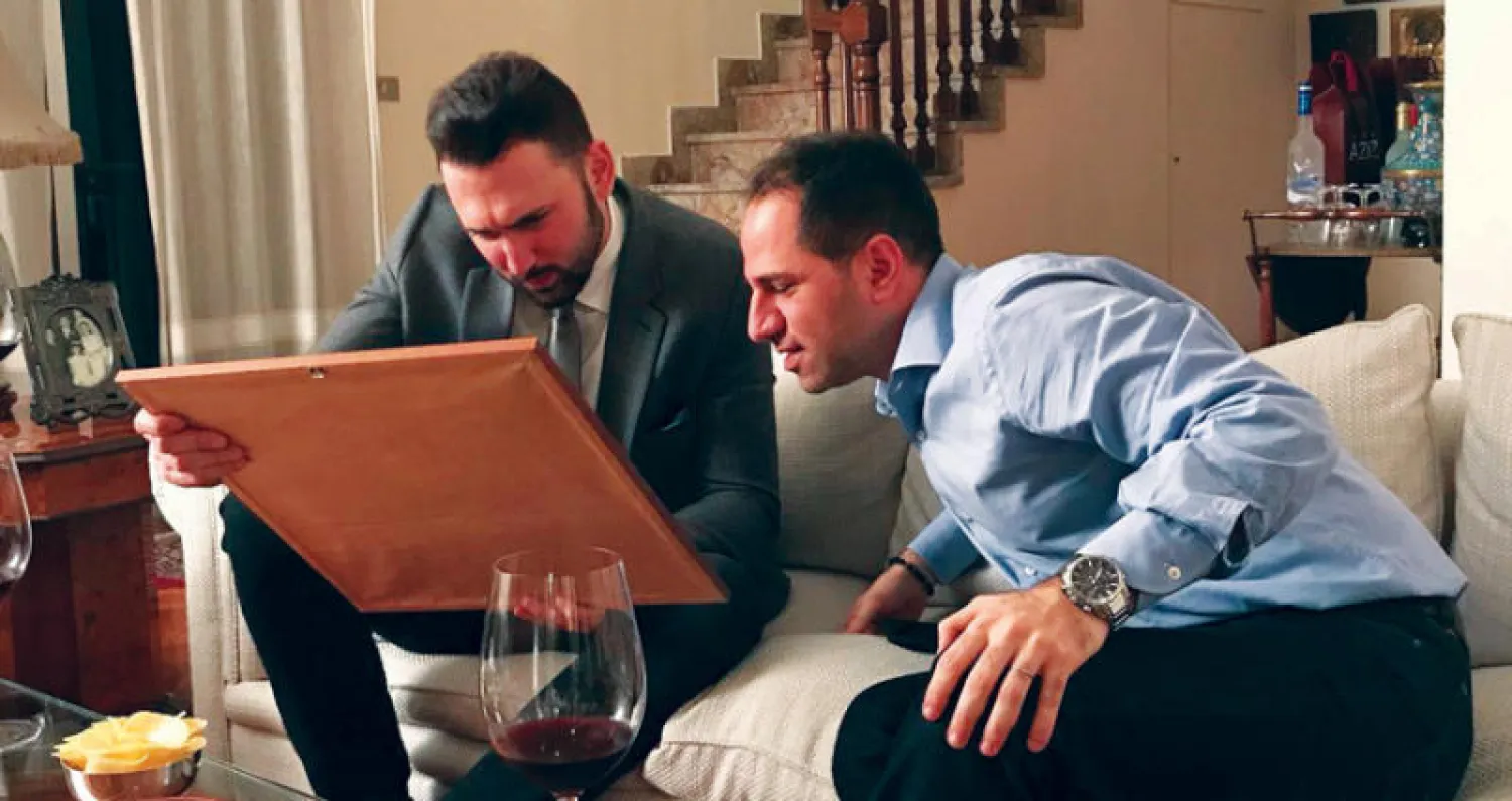 صورة نشرها تيمور وليد جنبلاط​ على حسابه في {تويتر} للقائه برئيس حزب {الكتائب} سامي الجميل