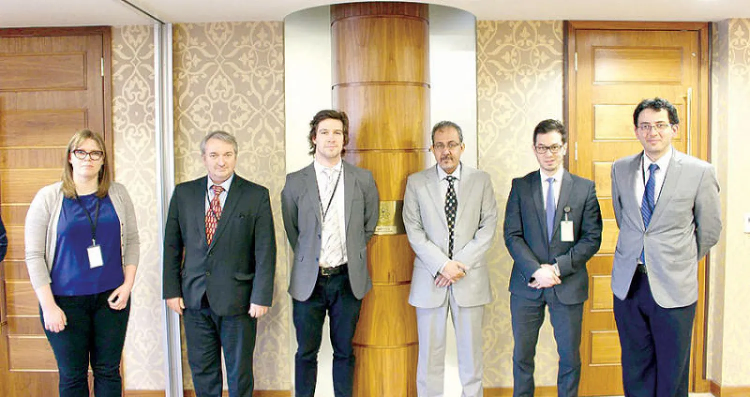 على هامش الاجتماع الذي ترأسه الدكتور عبد العزيز بن علي المقوشي