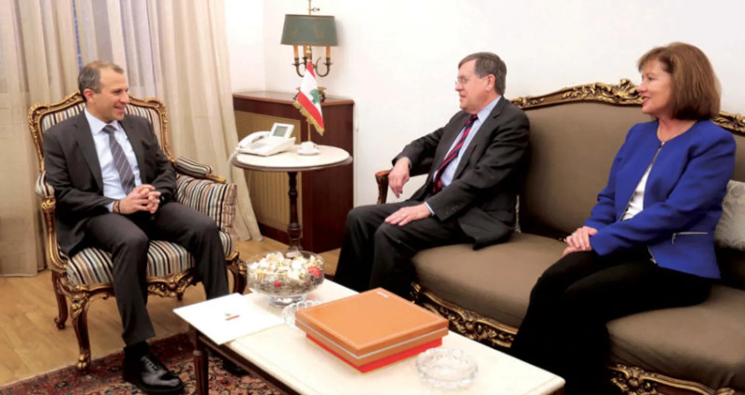 ديفيد ساترفيلد مساعد وزير الخارجية الأميركي  يلتقي وزير الخارجية جبران باسيل رفقة سفيرة واشنطن لدى لبنان إليزابيث ريتشارد (رويترز)