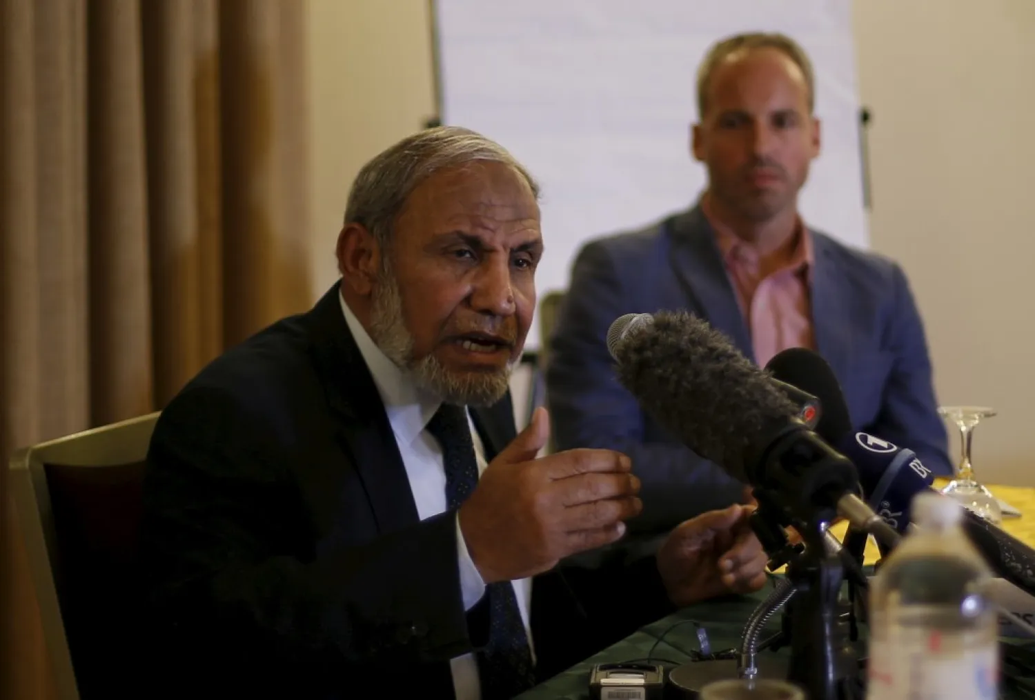 Senior Hamas leader Mahmoud Zahar speaks during a meeting with Foreign Press Association in Gaza City. (Reuters/Suhaib Salem)