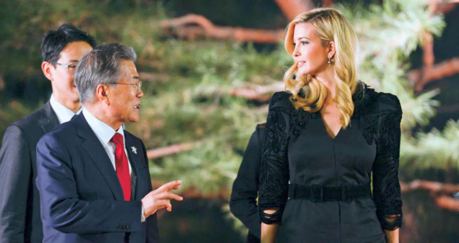 إيفانكا ترمب لدى لقائها رئيس كوريا الجنوبية جاي مون إن في سيول. (أ.ب)