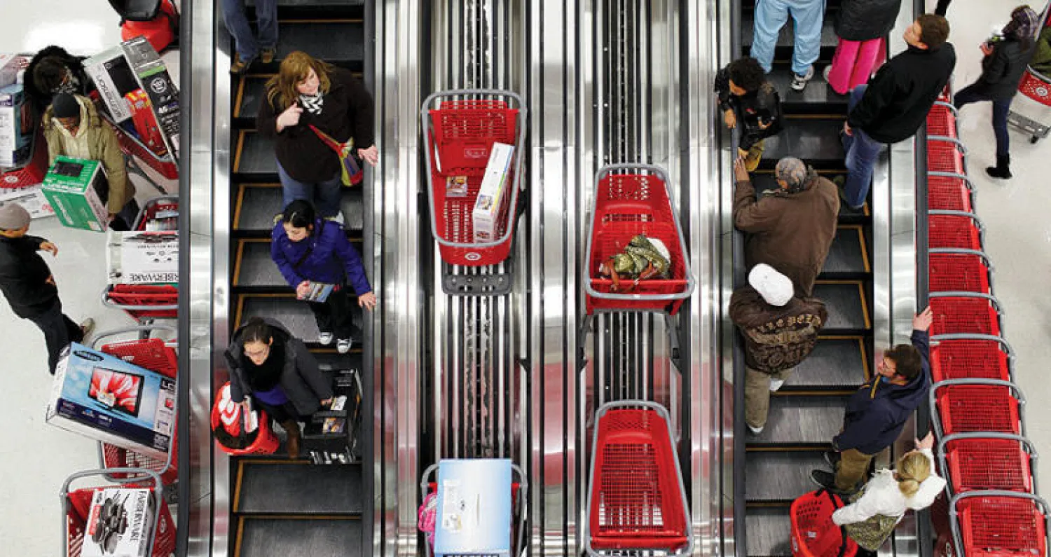 قطاع الخدمات البريطاني أظهر نمواً قوياً خلال الأشهر الثلاثة الأخيرة (رويترز)