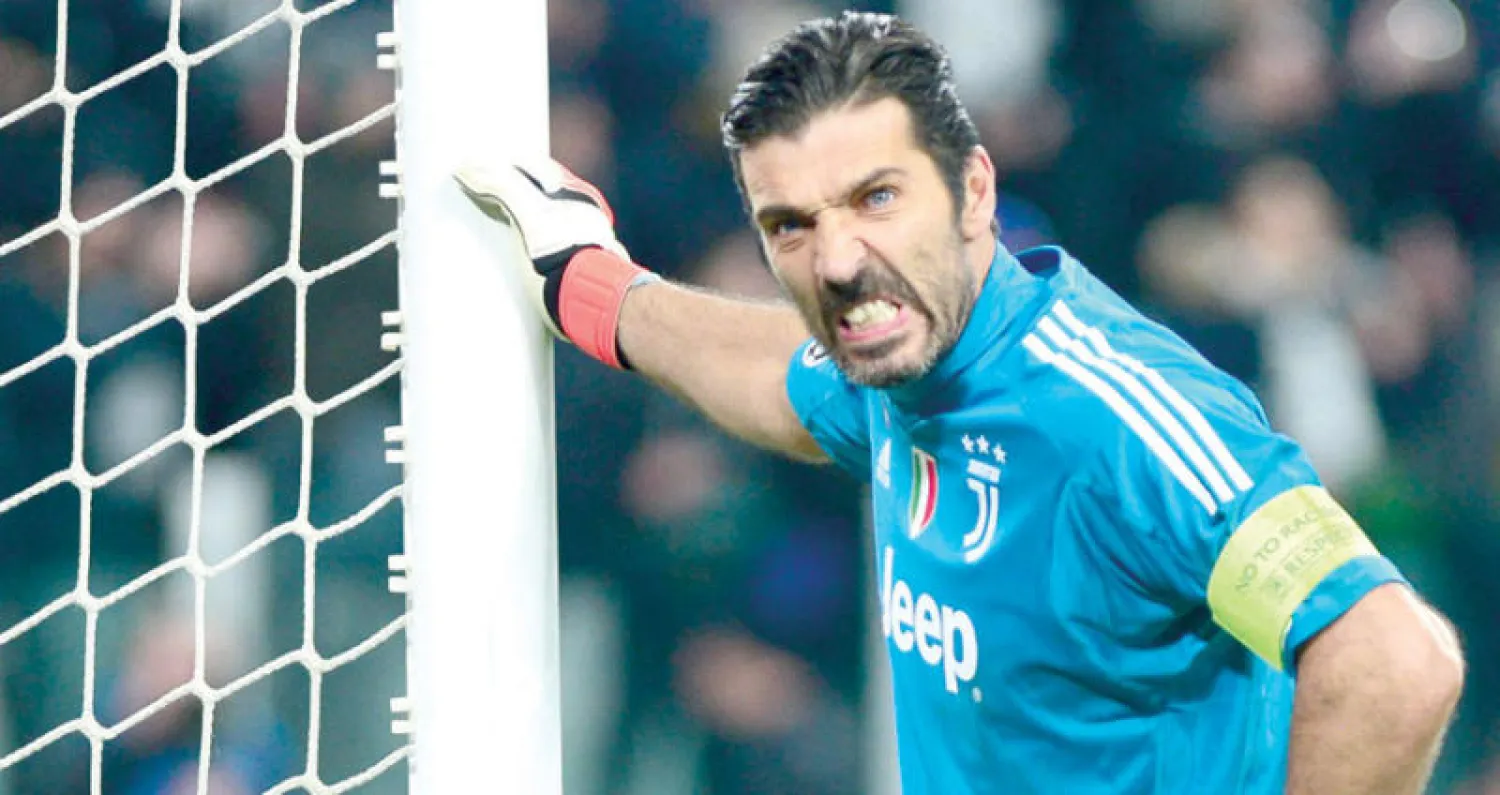 بوفون سيحرس مرمى يوفنتوس اليوم ويفكر في العودة لمنتخب إيطاليا (رويترز)