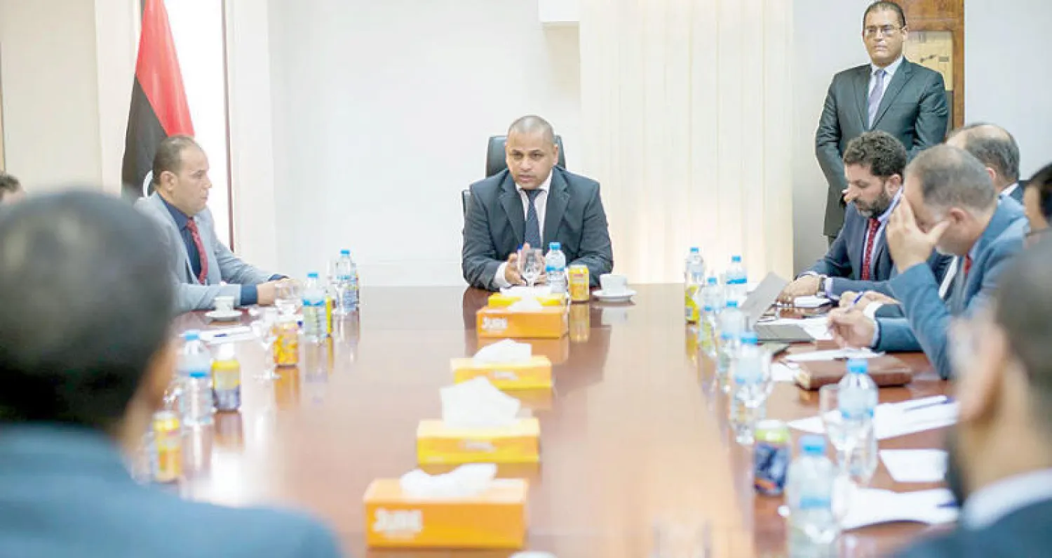 جانب من أحد الاجتماعات السابقة للمؤسسة الليبية للاستثمار في طرابلس («الشرق الأوسط»)