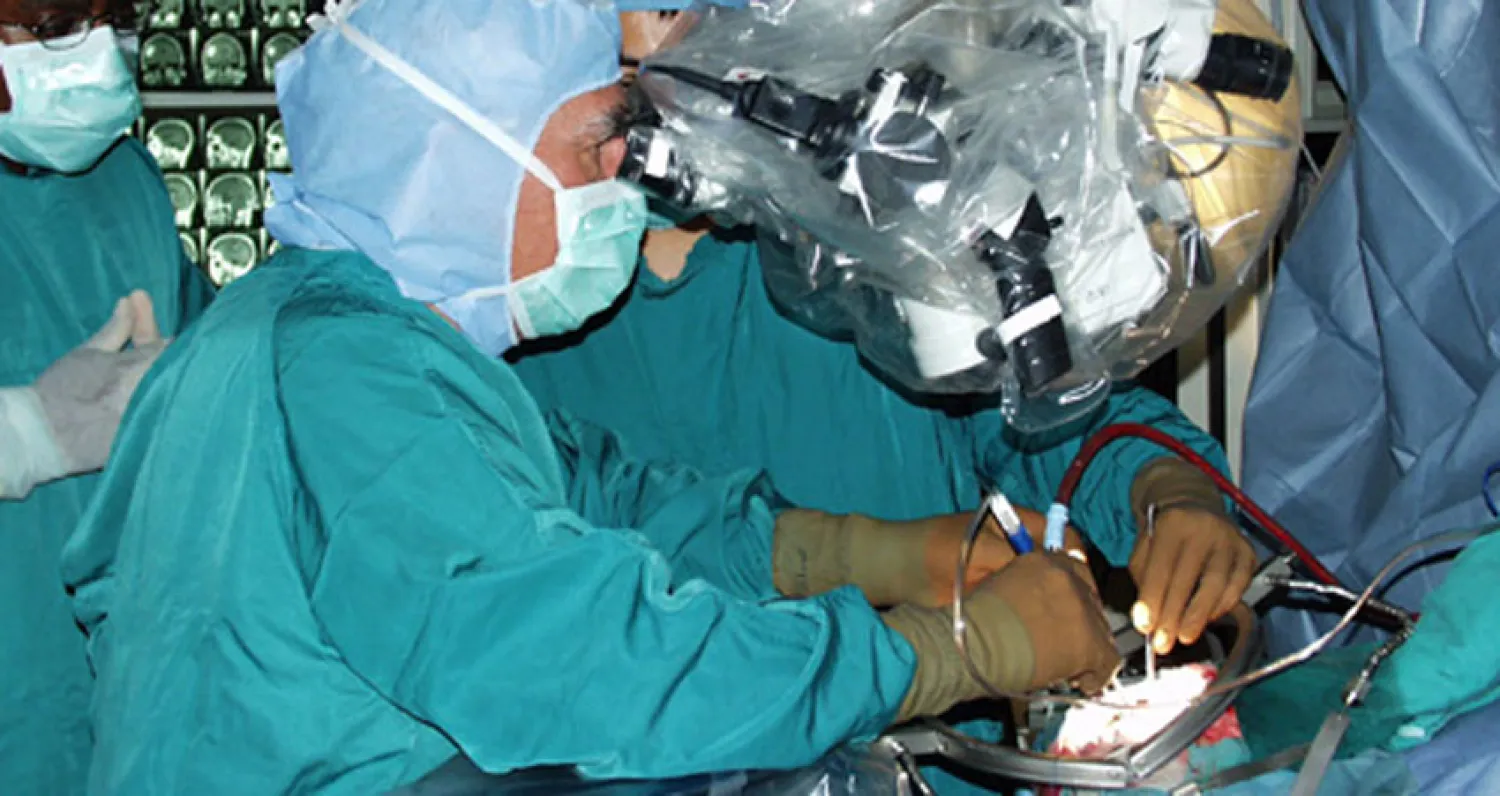 مريض يخضع خطأ لجراحة بالمخ في كينيا