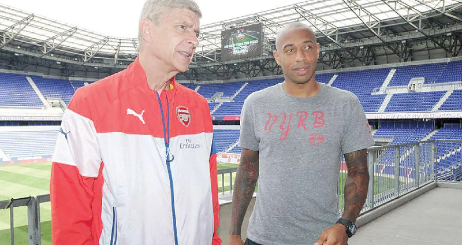 هل يخلف تييري هنري أستاذه فينغر في تدريب آرسنال؟