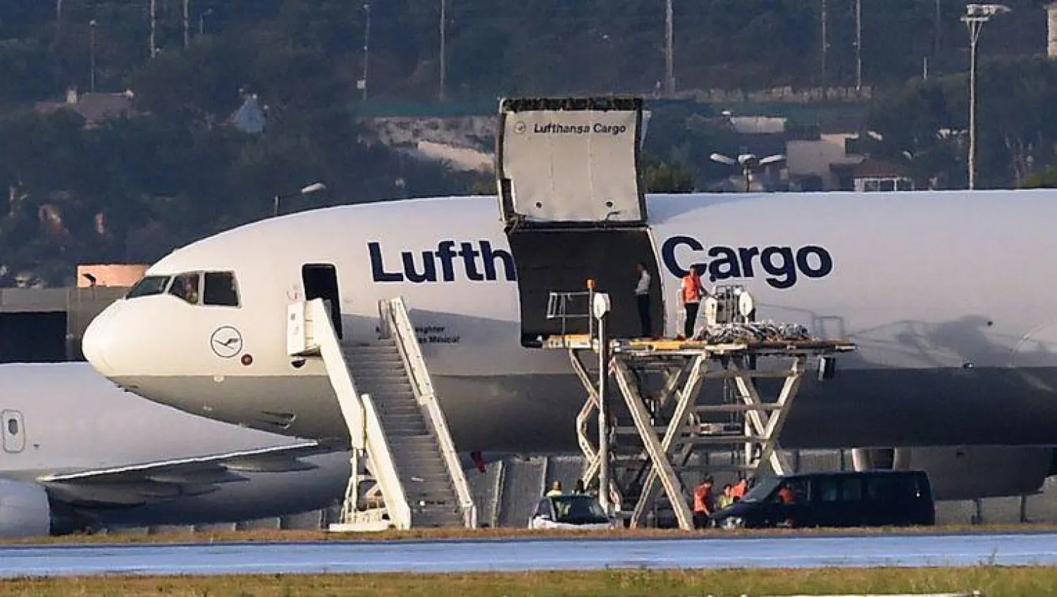 أرشيفية لطائرة شحن تابعة  لشركة لوفتهانزا الألمانية. (ا.ف.ب)