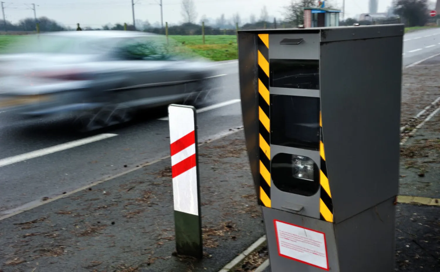  The transportation and use of radar warning devices are now
punished by a fine of 1.500 euros, the withdrawal of six points in the
driver's license and seizure of the device. AFP PHOTO PHILIPPE HUGUEN