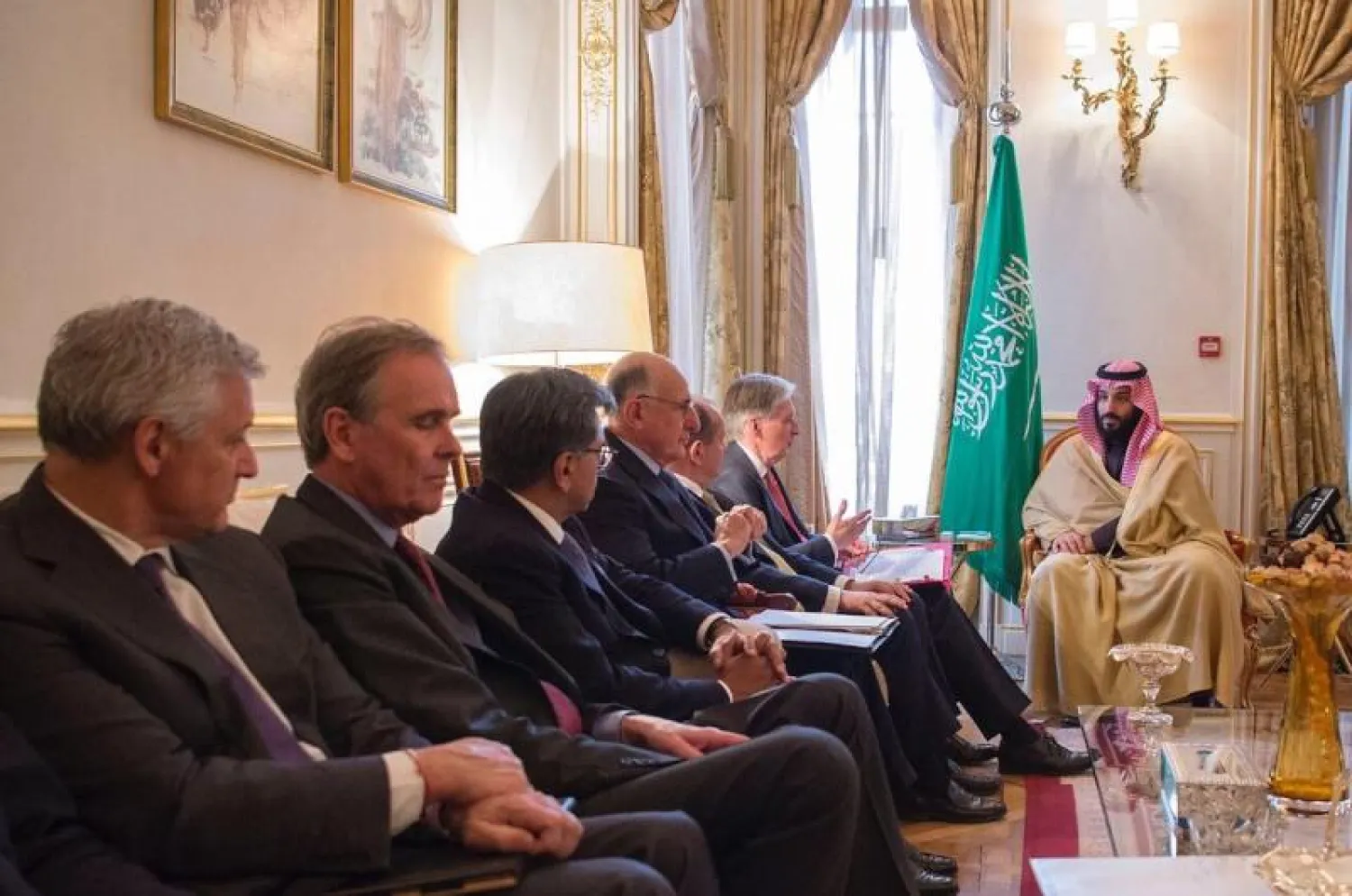 ولي العهد السعودي الأمير محمد بن سلمان يلتقي وزير الخزانة البريطاني والرؤساء التنفيذيين لكبرى الشركات البريطانية (واس)