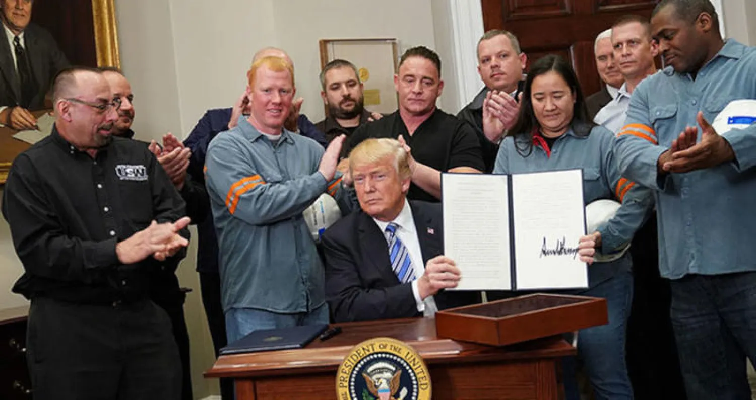 وقّع الرئيس الأميركي دونالد ترمب أمس، قرار فرض رسوماً جمركية على واردات الصلب و الألمنيوم.