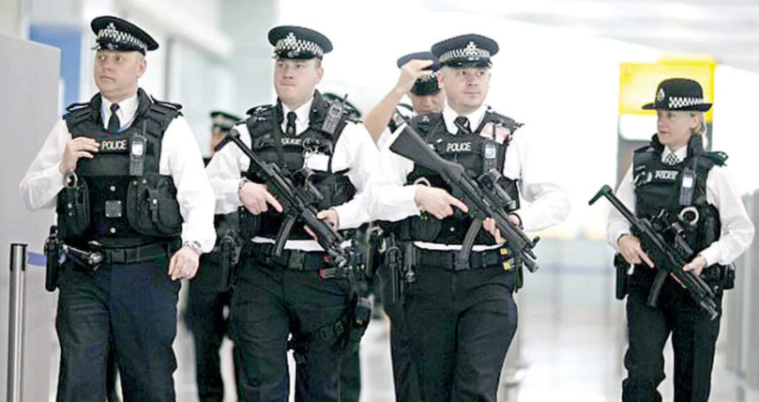 استنفار أمني في مطار هيثرو عقب هجمات وستمنستر الإرهابية العام الماضي (غيتي)