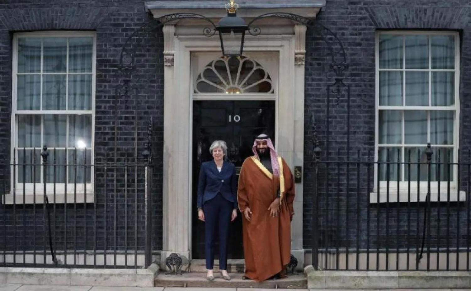 ولي العهد السعودي الأمير محمد بن سلمان ورئيسة الوزراء البريطانية خلال لقائهما في لندن (واس)